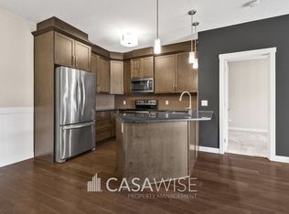 2207 44th Ave NW #403, Edmonton, AB T6T0T2