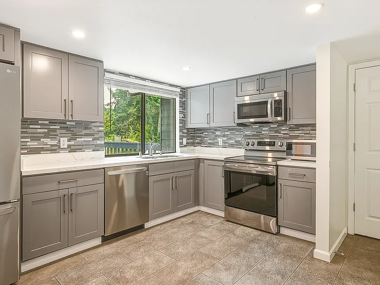 16531 NE 98th Ct — Photo 7