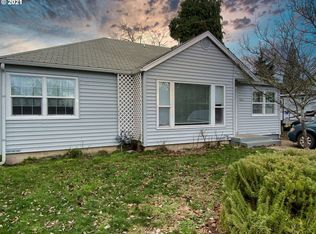 814 W Nebo St, Roseburg, OR 97471