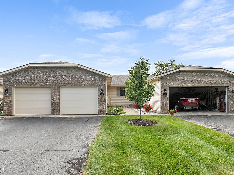 1st image of 11423 Pebble Dr #16