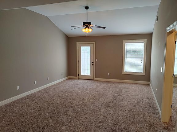 4th image of 6044 Lauren Ln
