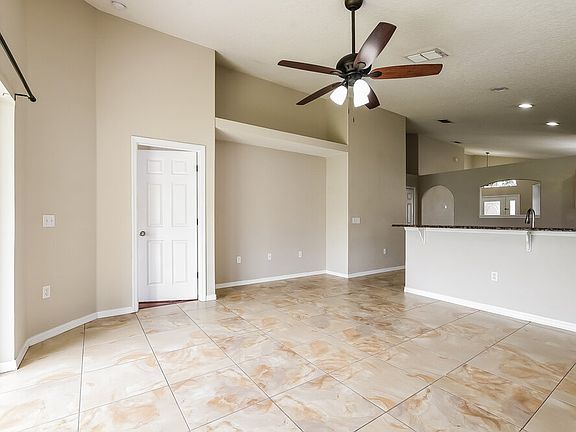 3rd image of 14643 Lady Victoria Blvd