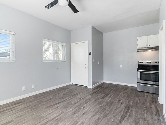3rd image of 2212 Myrtle Ave APT 1