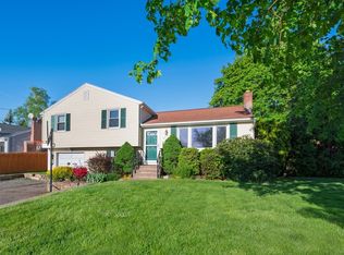 293 Old Farm Dr, Newington, CT 06111