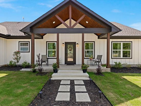 710 Valek Rd, Ennis, TX 75119