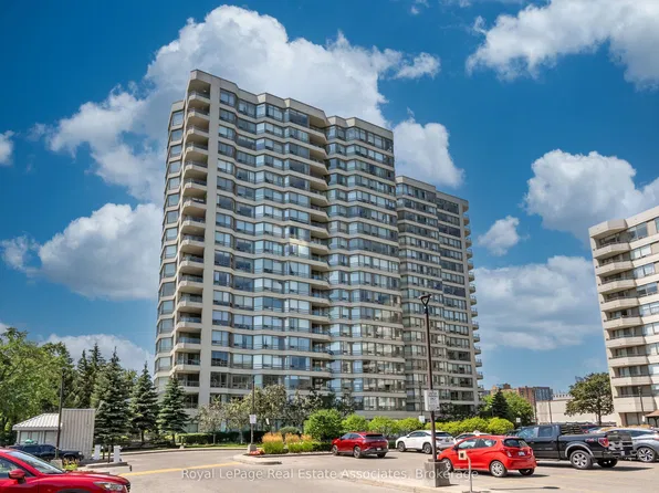 75 King St E #1611, Mississauga, ON L5A 4G5