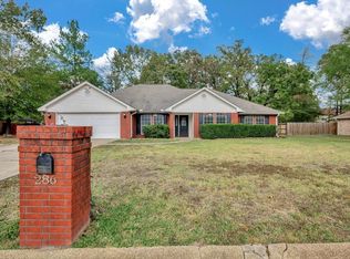 286 Hunters Glen Dr, Lufkin, TX 75904