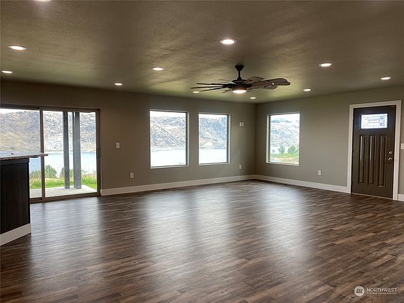 3rd image of 45765 FDR Estates Drive N
