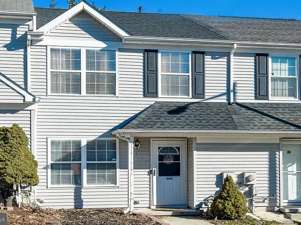 7 Gristmill Ln, Pine Hill, NJ 08021