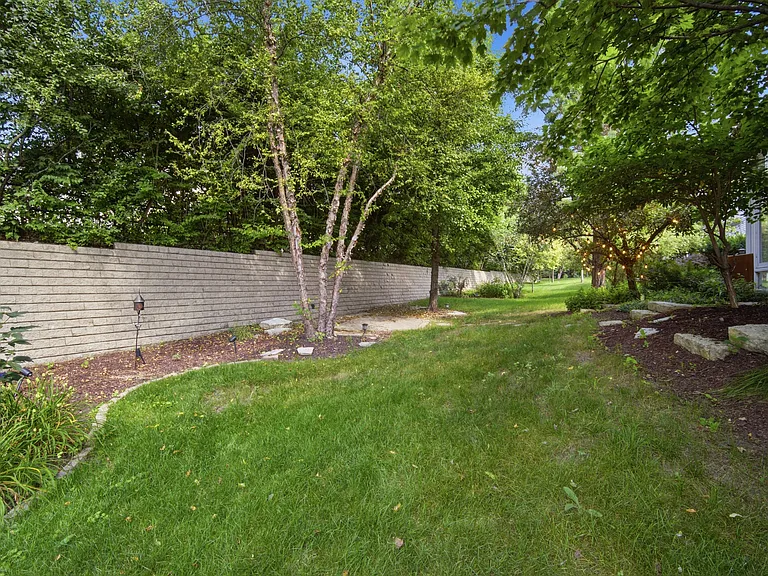 5280 Burnham St — Photo 39