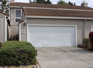 7 Plateau Ct, Hercules, CA 94547