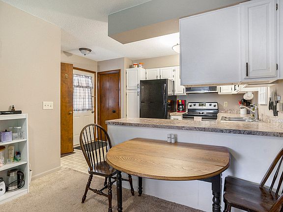 4th image of 1080 Walnut Grove Dr