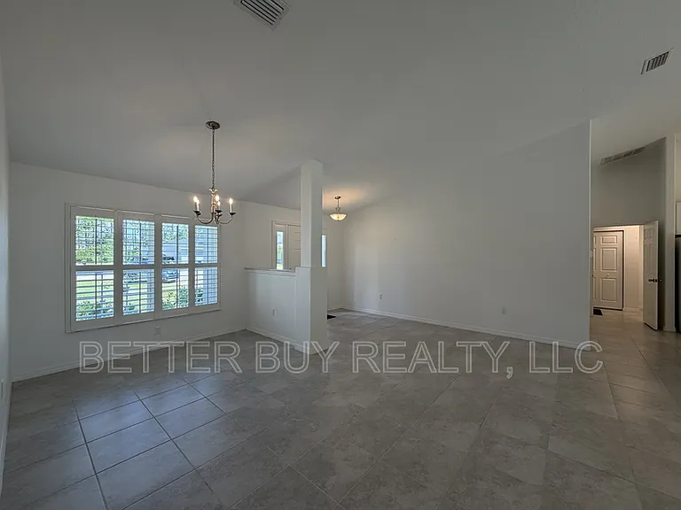 16 Kalendar Ct — Photo 4