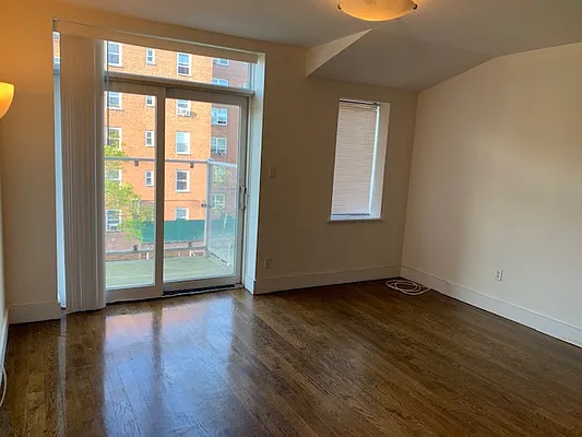 Rented by Premier Metro Realty Corp | media 1