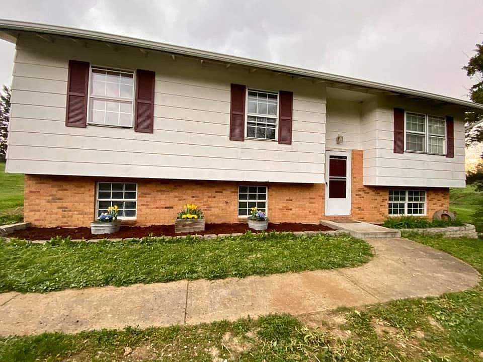1st image of 395 Dodson Ln
