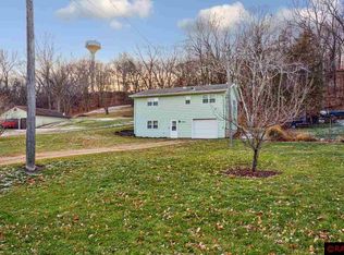300 N 8th St, Henderson, MN 56044