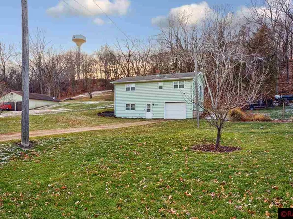 300 N 8th St, Henderson, MN 56044