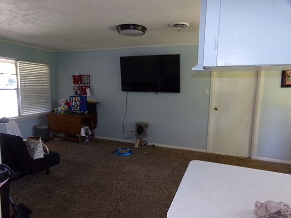 5th image of 404 Crepe Myrtle Ave