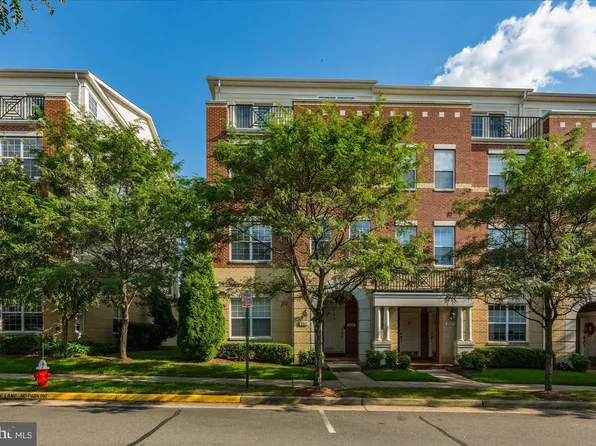 43613 McDowell Sq, Leesburg, VA 20176