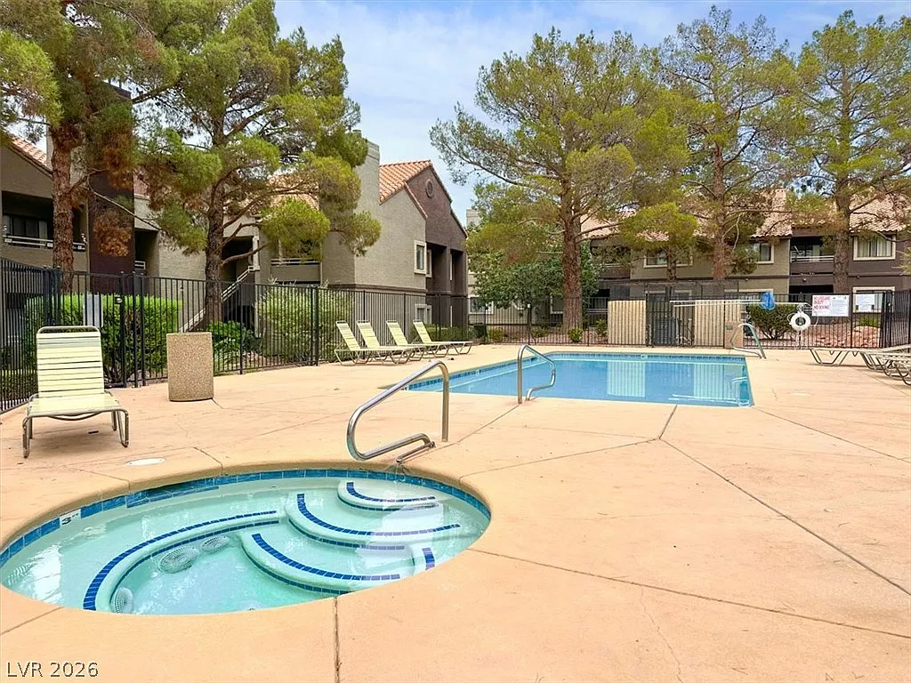 3 bed, 2.0 bath, 1163 sqft, $1,450 — Photo 2