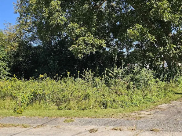 202 Harvin Ave, Manning, SC 29102