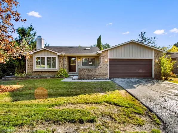 31441 Orchard Brook Ct, Farmington, MI 48336