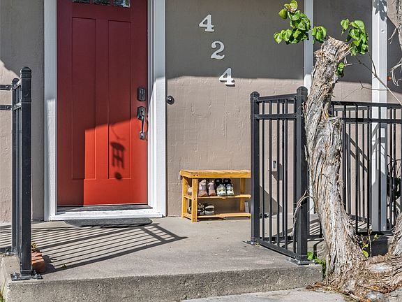 3rd image of 424 Harrison Ave