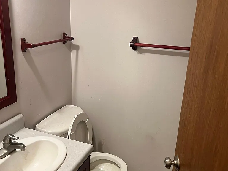 740 Watkins Dr — Photo 5