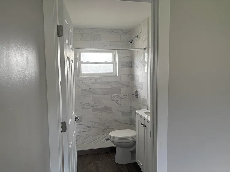 2930 Crosley Dr E #J — Photo 7