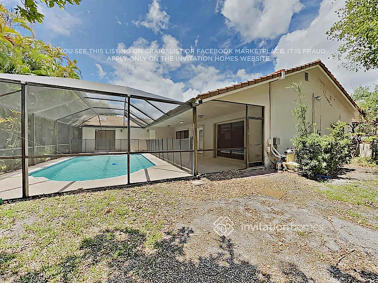 501 NW 107th Ter — Photo 16