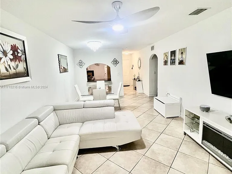 9970 SW 88th St #1118 — Photo 2