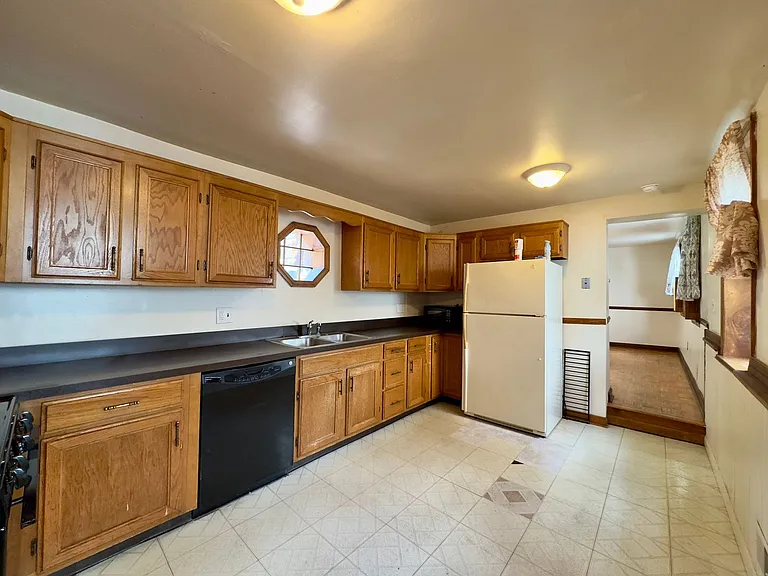 331 S Ann St — Photo 10