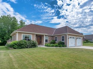 9518 W Prairie Grass Way, Franklin, WI 53132