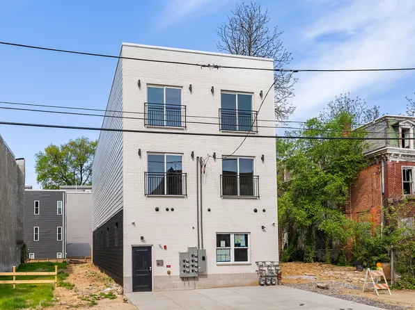 708 N 43rd St Floor 2, Philadelphia, PA 19104