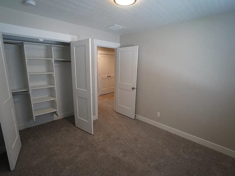 3 bed, 2.5 bath, 1385 sqft, $1,845 — Photo 14