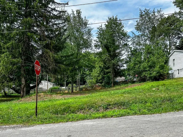 1605 Pawnee Blvd, Akron, OH 44312