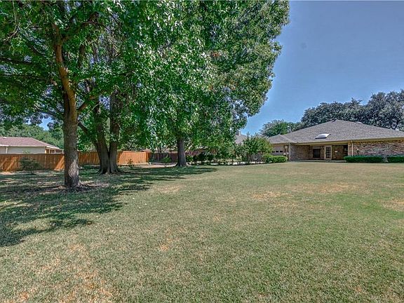 4th image of 1701 Iowa Dr