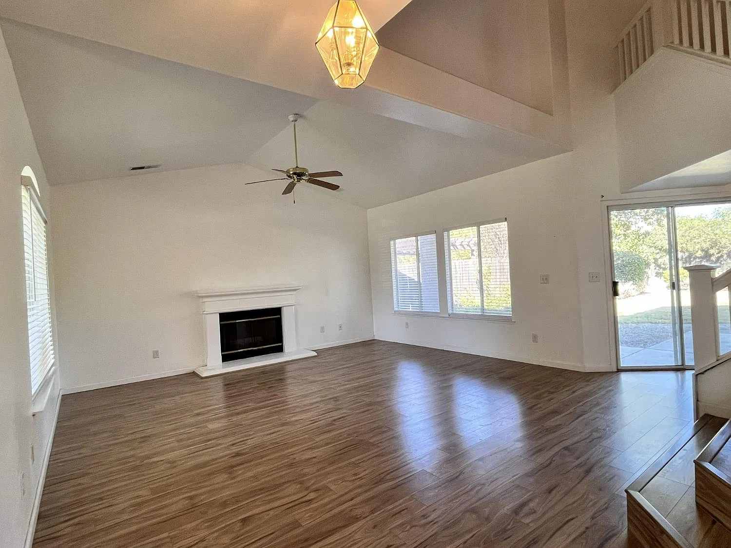 5 bed, 2378 sqft, $2,900 — Photo 3