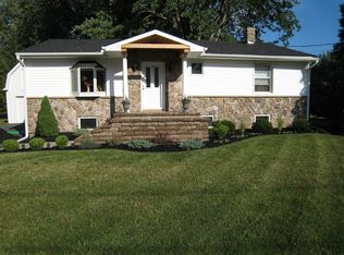 9544 Money Rd, Brewerton, NY 13029