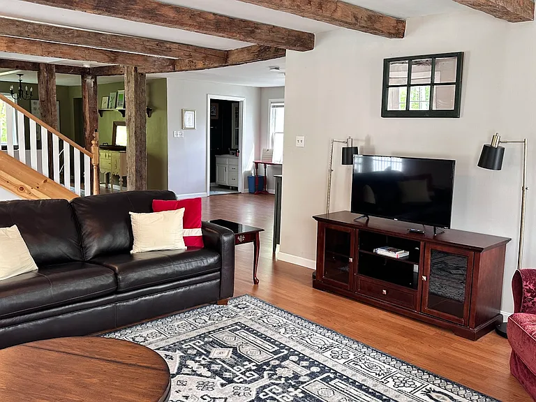 24 Maple St — Photo 12