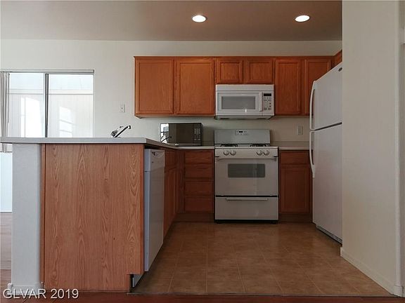 2nd image of 7865 Windhamridge Dr