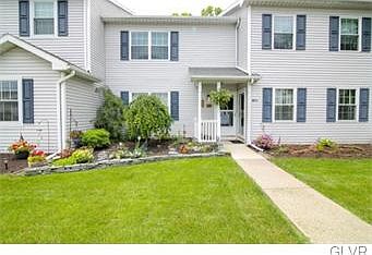 1st image of 802 Briarwood Dr #B