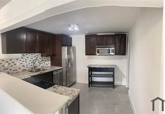 112 Ronald Rd — Photo 4