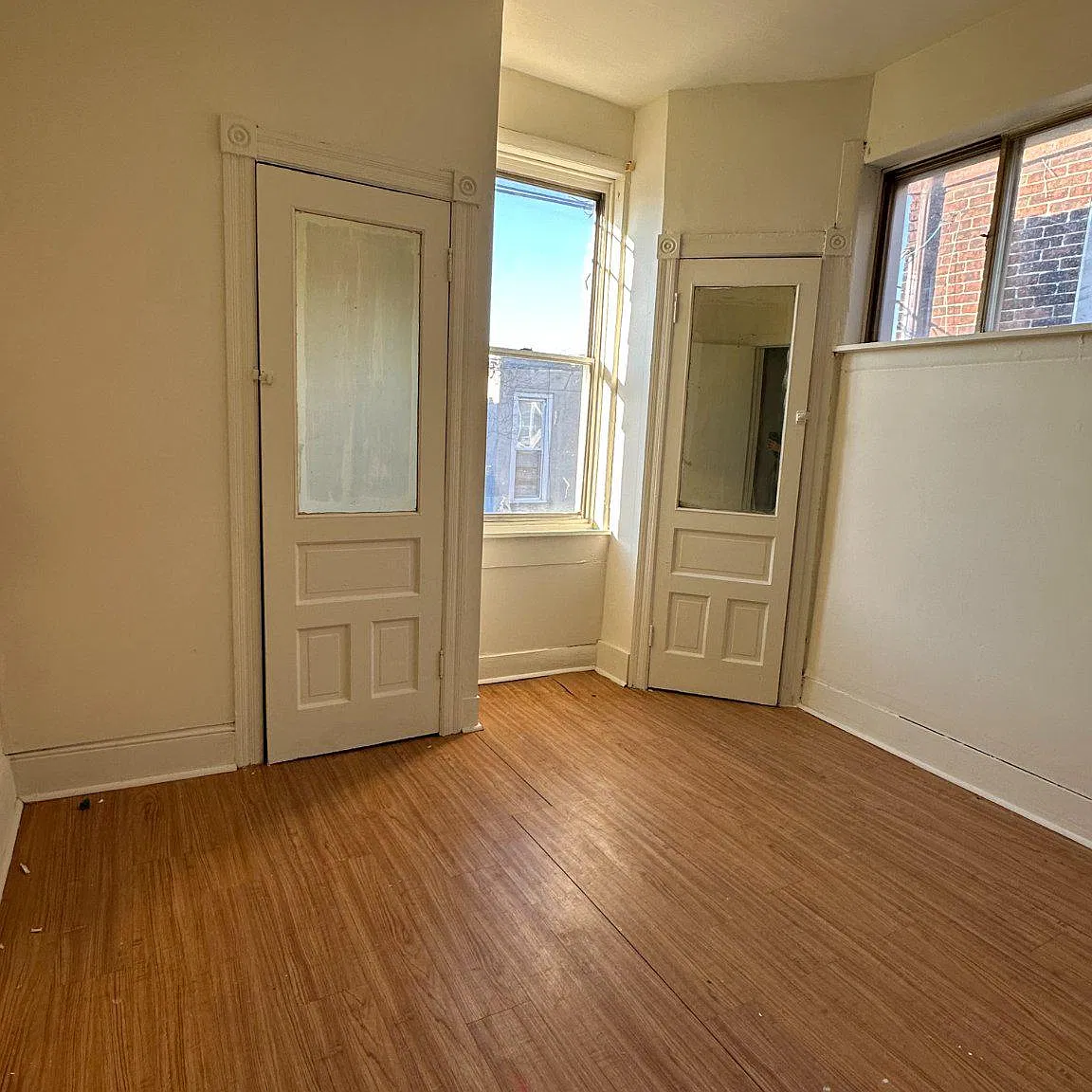 3 bed, 1.0 bath, 1036 sqft, $1,300 — Photo 4