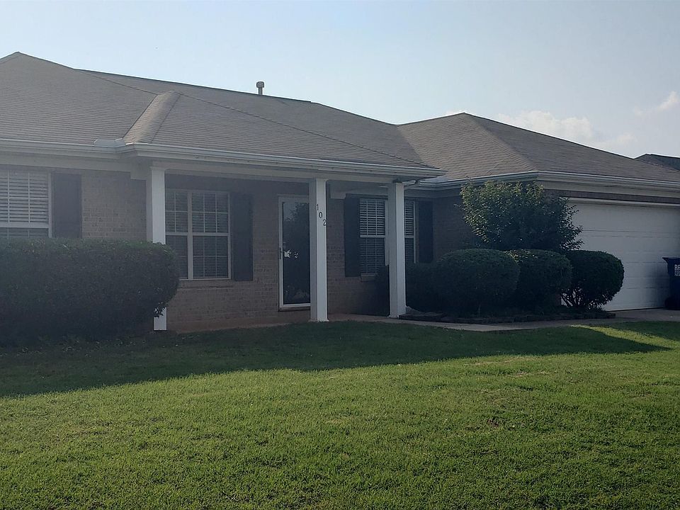 1st image of 102 Deerwood Dr