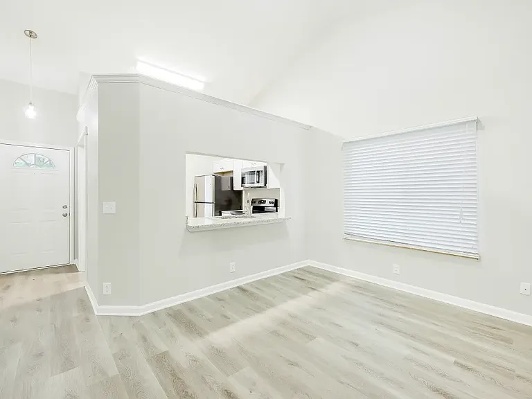 623 Brentmeadow Cir N — Photo 18