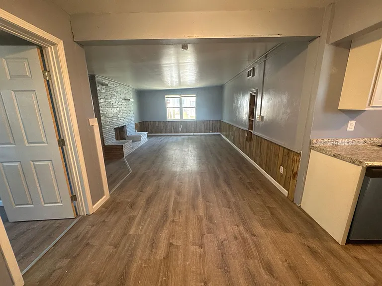 8600 Stella Ave — Photo 12