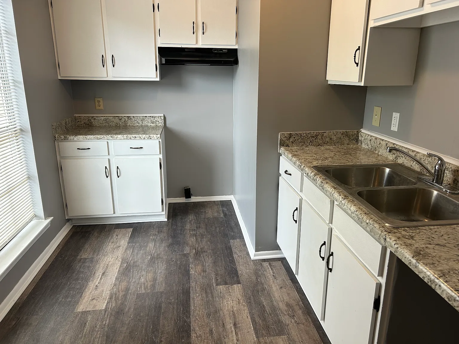 3 bed, 1200 sqft, $1,100 — Photo 2