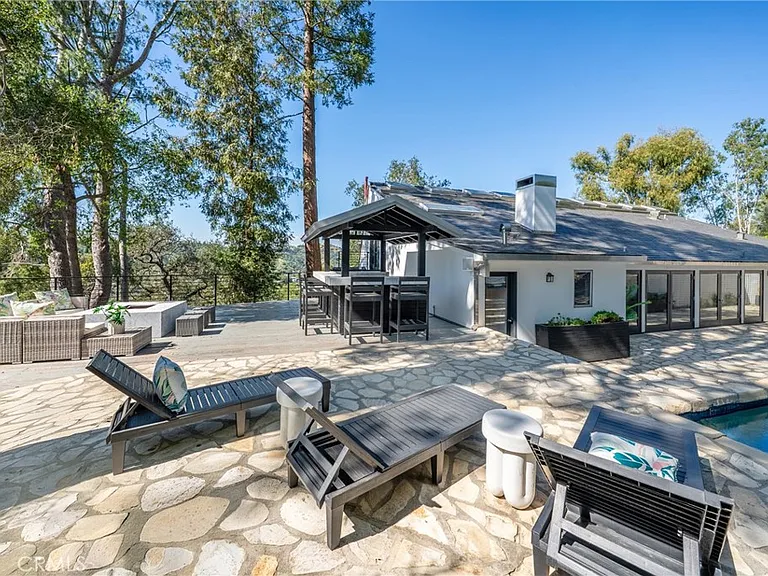 9653 Oak Pass Rd — Photo 30