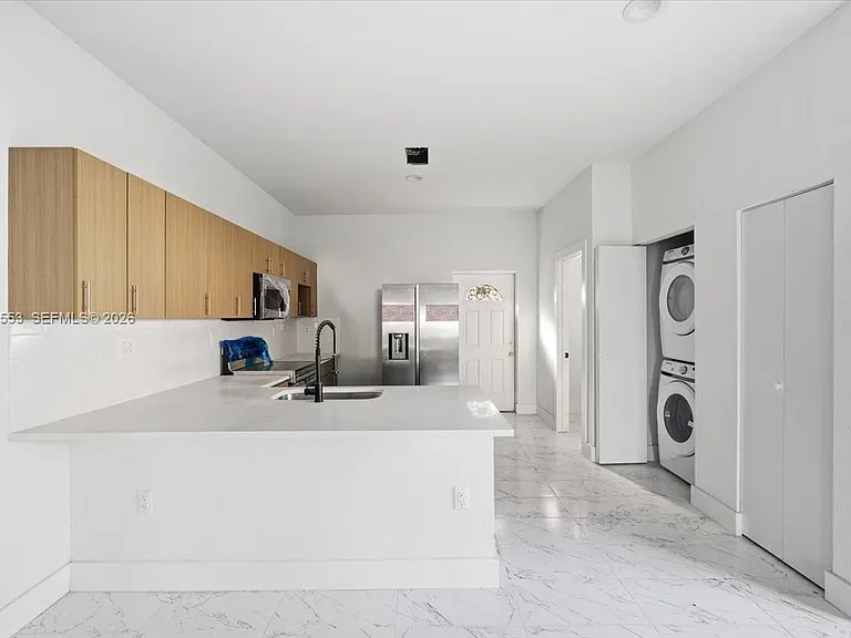 1126 NW 28th St — Photo 5